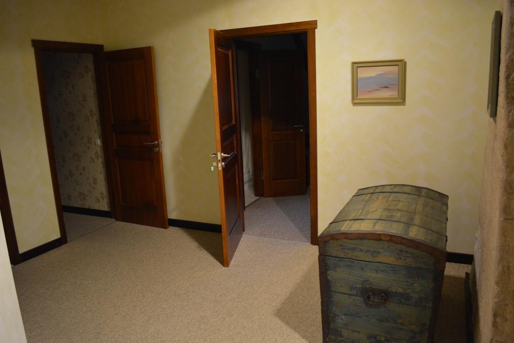 Viesu Nams Mezvidi Hotell Talsi Eksteriør bilde